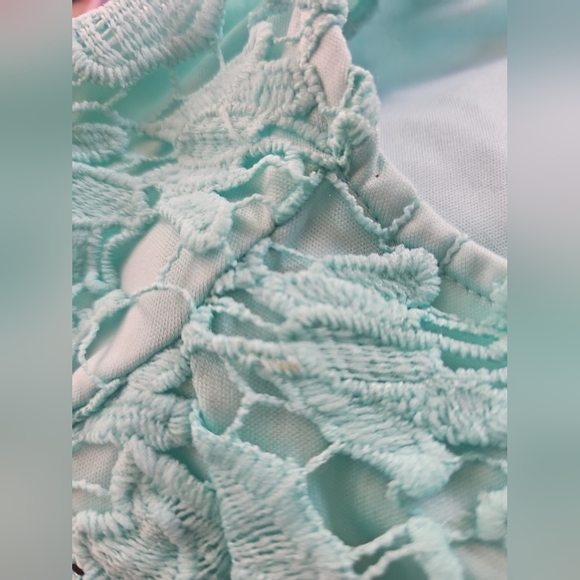 Woman's dress - Picture 7 of 7